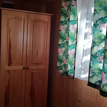 Przy Lesie Kompleks wypoczynkowy *